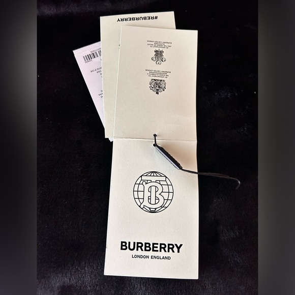 55% off! Authentic Burberry Reversible Recycled Nylon Re:Down® Puffer Jacket XL - Picture 6 of 16